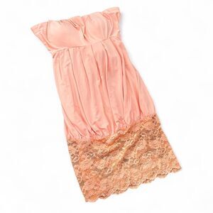 Vintage y2k Charlotte Russe Lace Tube Top B15